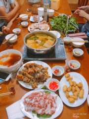 Lẩu gà, gà rang muối nhà hàng Kì Phong