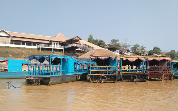 Chong Khneas Ferry Port