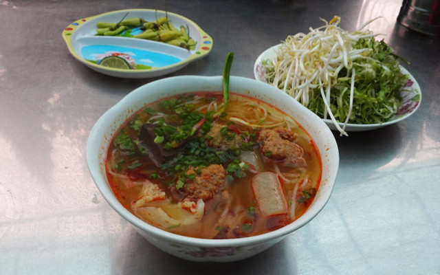 Hòa - Bún Riêu Giò