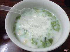 Quá đầy phải đựng vào bát tô