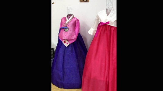 Quán Bingsu chuẩn Hàn kết hợp trang phục Hanbok