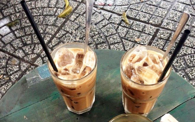 Bốn Mùa - Coffee & Sinh Tố