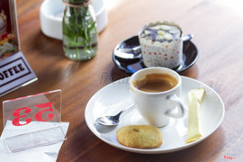 cà phê ngon tuyệt, không gian thoáng đãng, sang trọng, nhân viên thân thiện vui vẻ