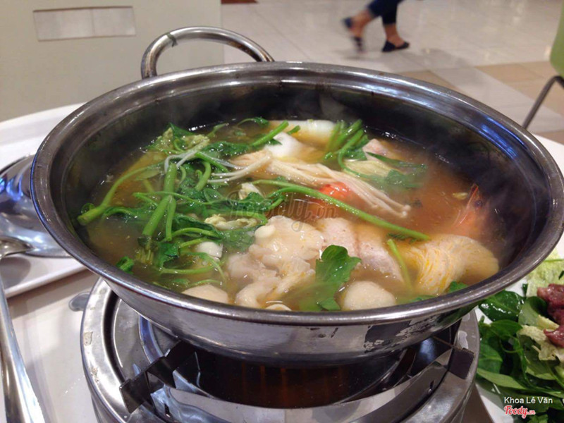 Đây là nước lẫu đã trộn đồ ăn 