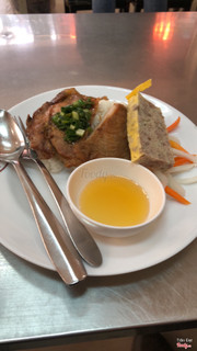 Đây là hình check in, trước khi ăn miếng chả đông đá :))