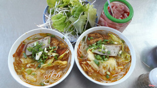 Bún chả cá to nhỏ