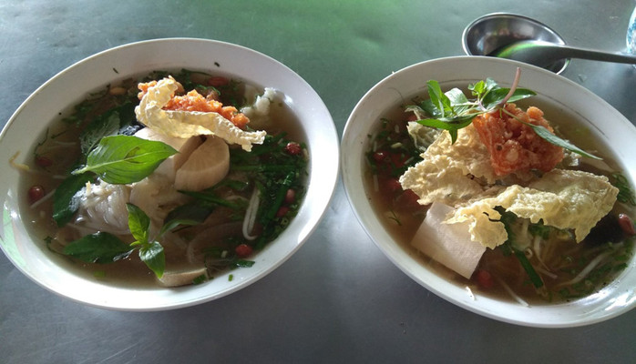 Cô 5 Long Xuyên - Bún Bò & Hủ Tiếu