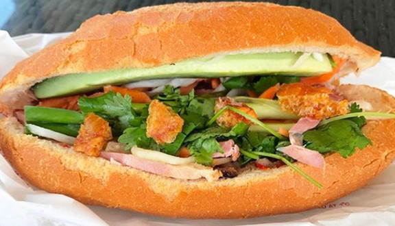 Bánh Mì Heo Quay Dì Lài