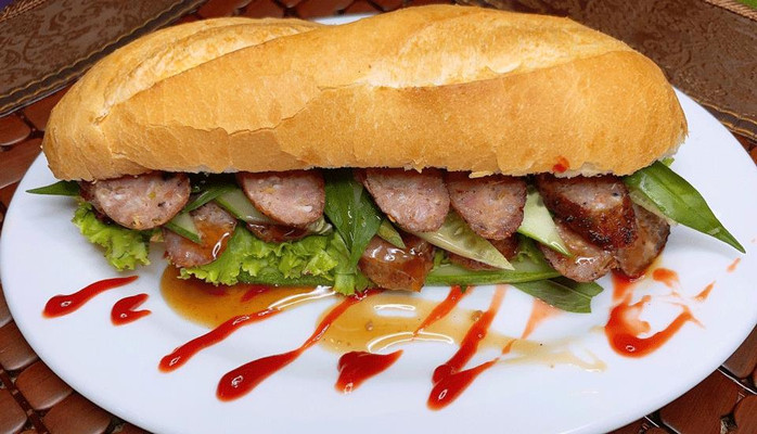 Bé Mè - Bánh Mì Dồi