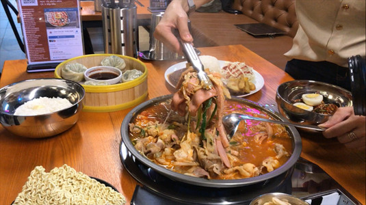 Canh Quân Đội - Budae Jjigae - Ẩm Thực Hàn Quốc