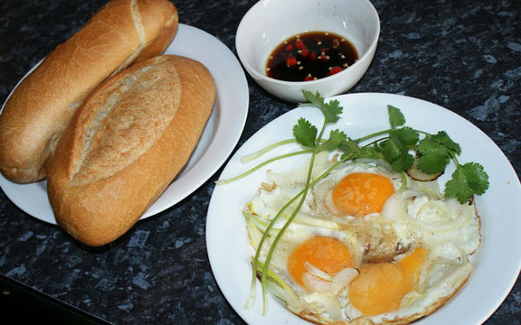 Bánh Mì Ốp La - Lý Thường Kiệt