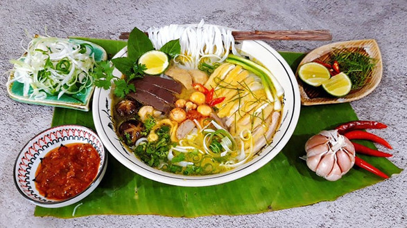 Phở Hà Thành - Bùi Thị Xuân