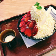 bingsu phomai sợi - sốt dâu tây