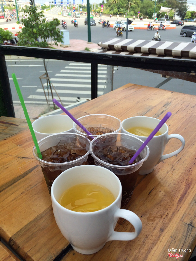 Trà đá và nước ngọt free