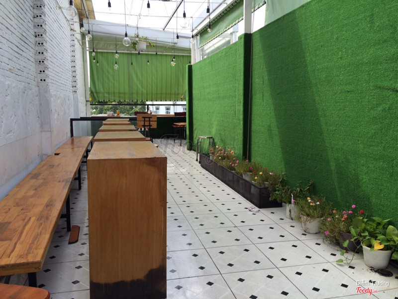 Không gian trên lầu