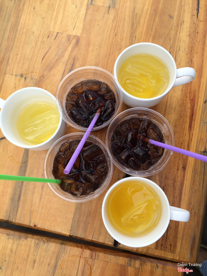 Trà đá và nước ngọt free