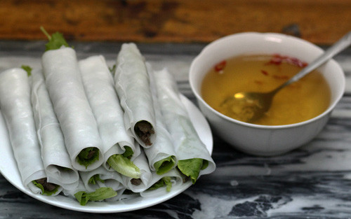 Bình Ngân Quán - Bánh Mì Cay, Tào Phớ & Phở Cuốn