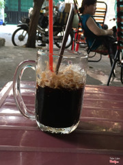 Ca phê ngon. Rẻ. Có wiffi. Ăn sáng đủ món