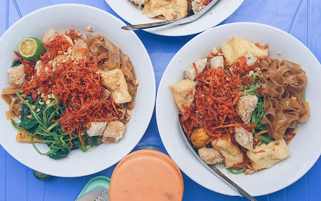 Linh Chi Bánh Đa Trộn & Miến Trộn - Nguyễn Khánh Toàn - 6 Ngõ 118 Nguyễn Khánh Toàn