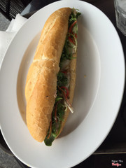 Bánh mì cá ngừ 