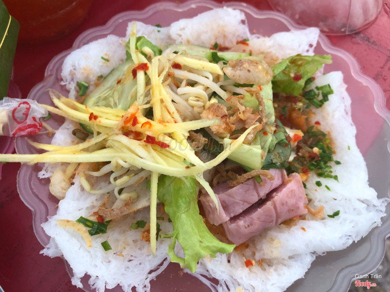 Bánh hỏi nem chả