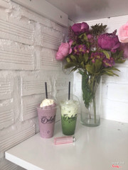 Blueberry smoothie & matcha latte