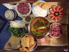 lẩu tự biên tự diễn. thịt rau mua từ thị trấn nồi mang nhà đi ^^