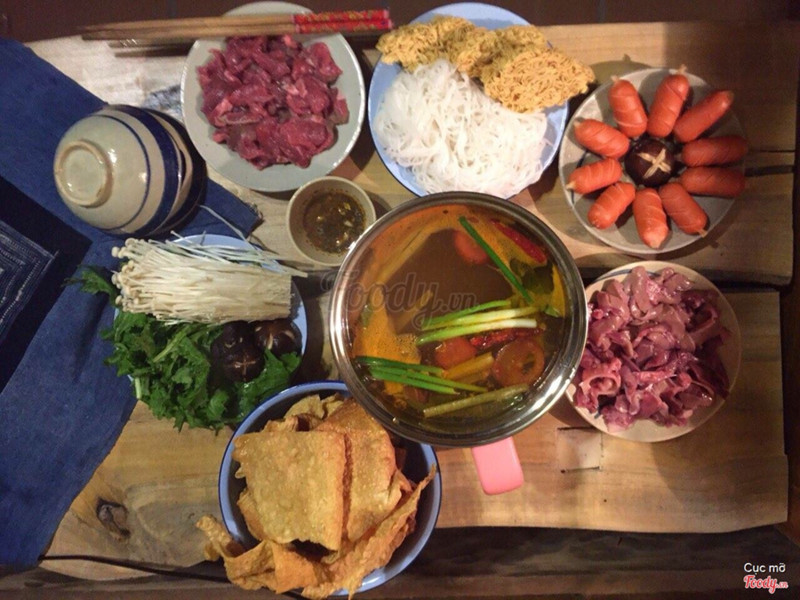 lẩu tự biên tự diễn. thịt rau mua từ thị trấn nồi mang nhà đi ^^