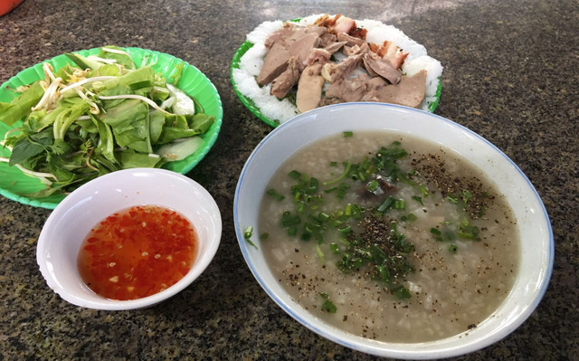 Cháo Lòng & Tiết Canh - Hoa Bằng