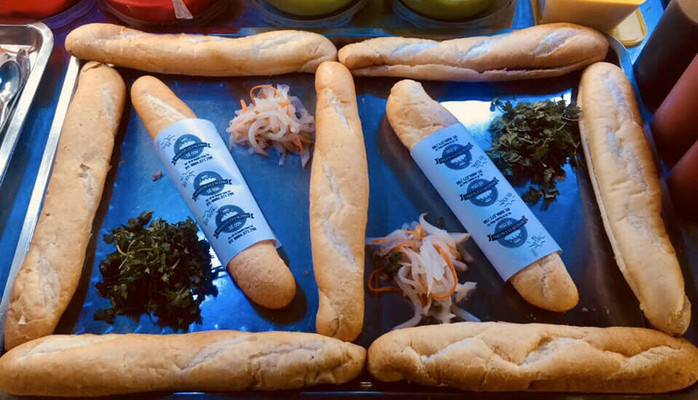 Bánh Mì Củi Nướng