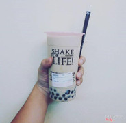 Ding Tea mới mở ở Kim Giang. Hồng Trà đầy ụ chân châu. Nhân viên hiếu khách