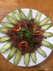 Bò né