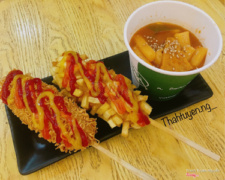 Một chút hot dog và Tteok - Bokki...  Hot dog nóng thơm ngon ròm rụm sốt mù tạt mật ong các kiểu thì best lun 💙 Tteok-bokki thì bánh gạo ăn mềm ngon k bị nát ngoài ra thêm ít chả cá nữa rất hợp miệng📍 Bro Hot Dog - 85 Đặng Văn Ngữ, Đống Đa 💰 15k - 25k  #Brohotdog #BROmi #BROBangmangy #Tteokbokki #HanQuocfoods #Hanoifoods #DangVanNgu #DongDa #foody #foodie #photobyme #like4like