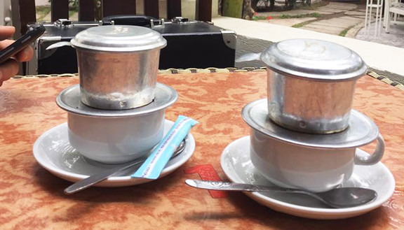 Lá Cọ Cafe