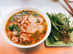 Phở tái bò viên