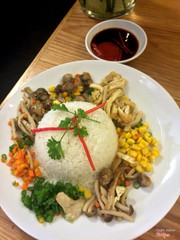 Cơm trộn Sân Mây