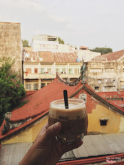 Kafé Bailey - có một ít rum nhưng không nồng, vị béo, ít ngọt, thơm.