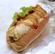 Hotdog trứng cuộn xúc xích 