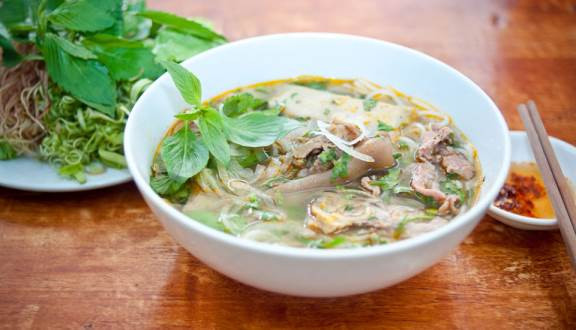 Bún Bò Bình Dân - Nguyễn Kiệm