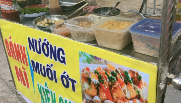 Út Điều - Bánh Mì Nướng - Trường tiểu học Hoà Phú