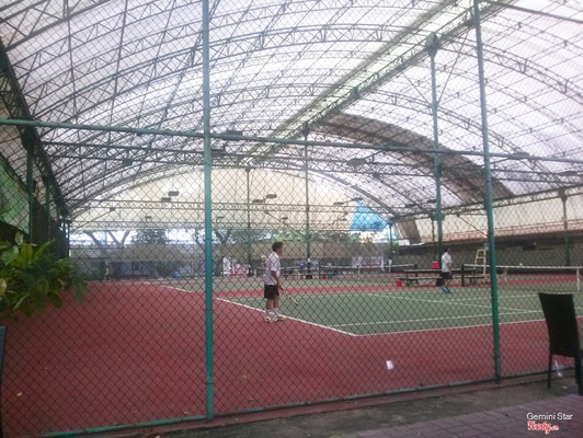 Sân tennis