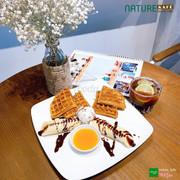 Bánh waffle trái cây