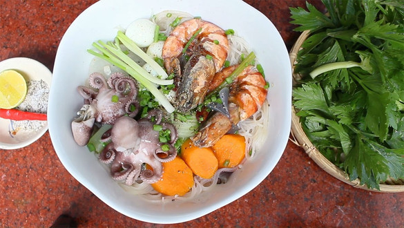 Hủ Tiếu Hải Sản & Bánh Canh Chả Cá - Hùng