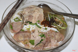 Bún bò giò gân