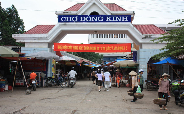 Chợ Đông Kinh - Phai Vệ