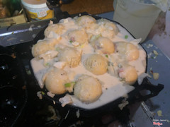 Bánh đang đổ nè