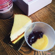 Cheesecake w sốt chanh vàng/mứt dâu