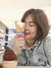 Ốc quế nhỏ giá 13k, cái to to kia 19k thoy nhaaaa