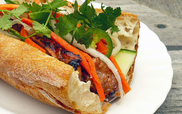 Bánh Mì Quang Râu