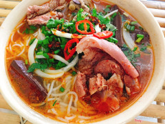 Bún bò giò heo Quảng Trị